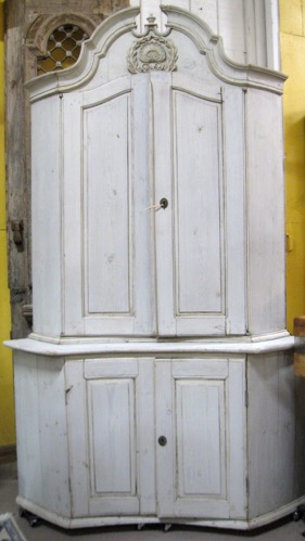 Gustavian Hutch Cabinet