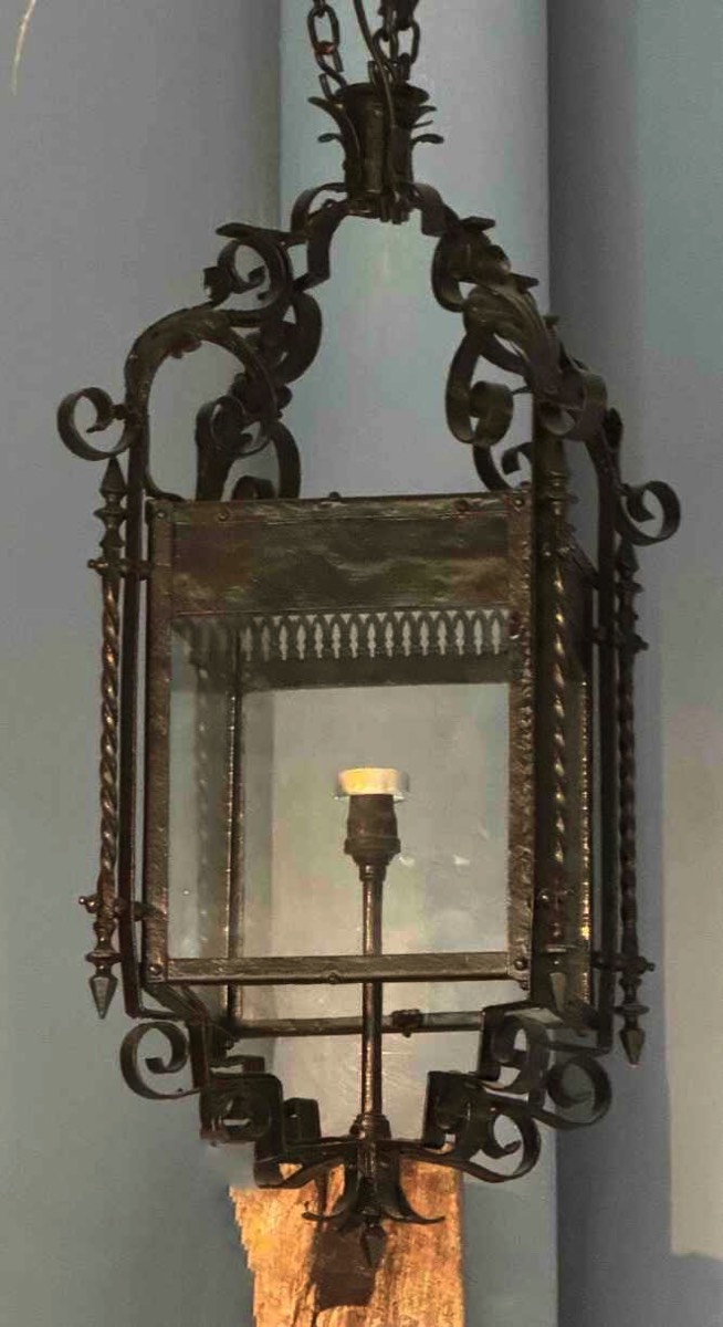 <b>Lantern</b><br>circa late 1800s, France 